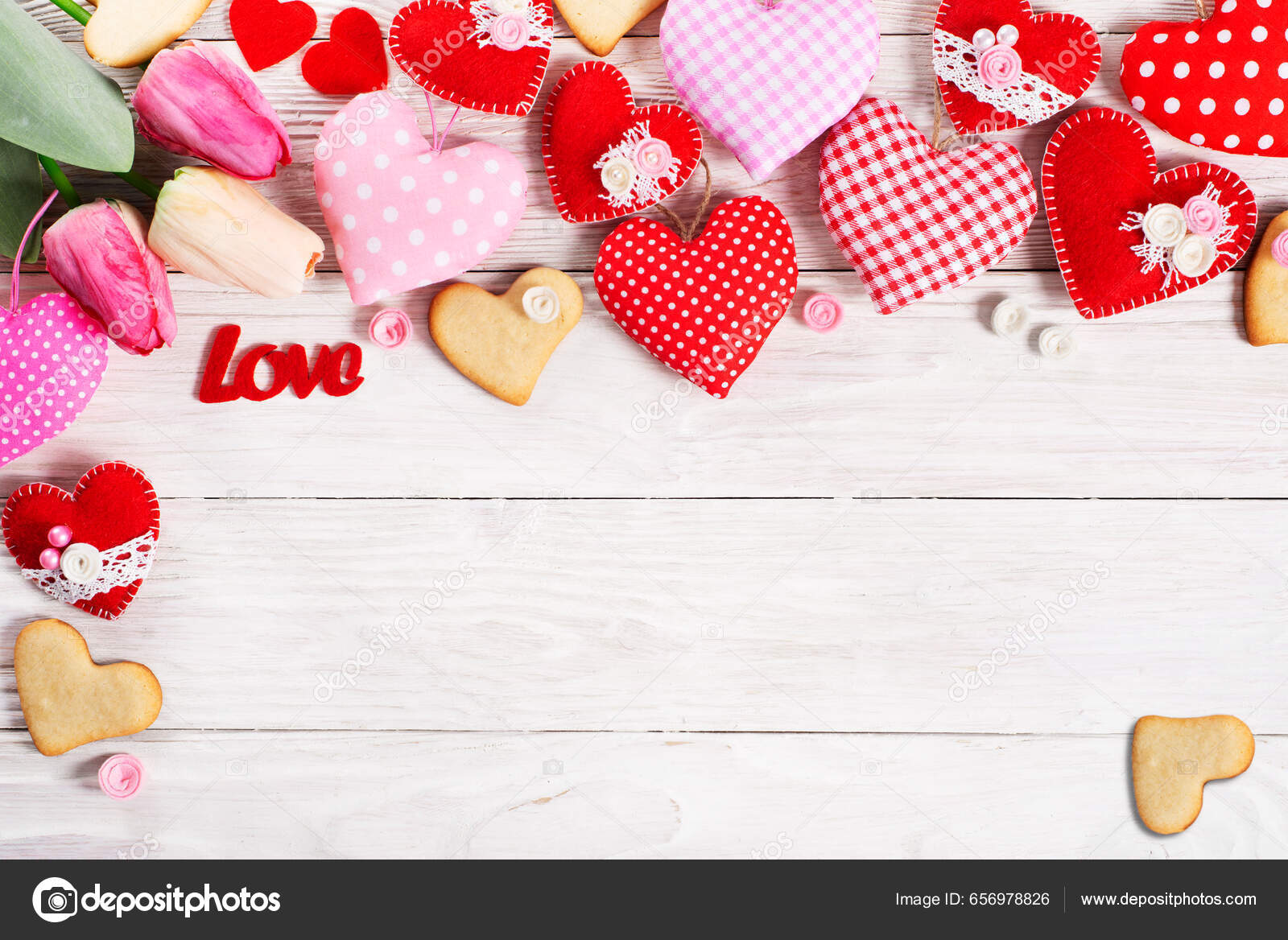 Handmade Sewed Valentine Fabric Hearts Tulips Cookies Flat Lay Background  Stock Photo by ©d_mikh 656978826